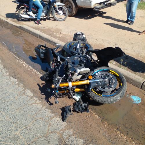 Maniobra imprudente de motociclista causa fatal accidente